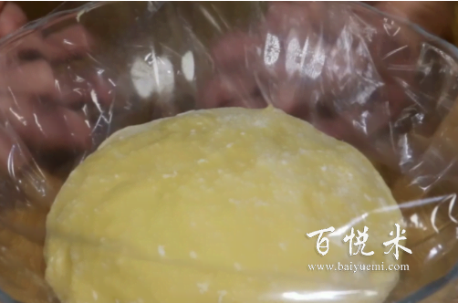 只用1碗面粉，3個(gè)雞蛋，教你懶人面包做法，有電飯鍋就能做